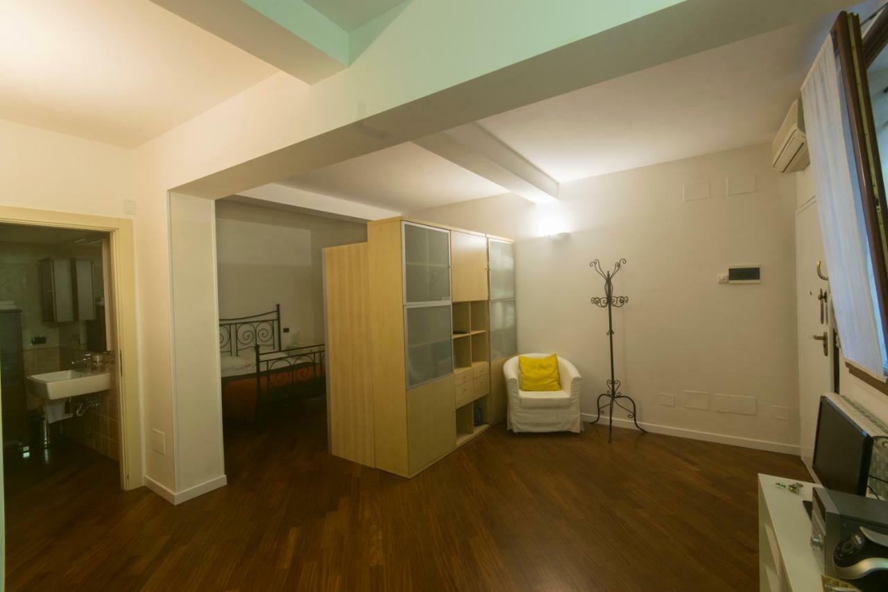 Suite Del Borgo - Affittacamere - Guest House Bologna Exterior photo